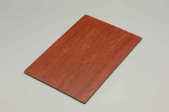 4 mm Holzkorn PVDF Aluminiumverbundplatte 1220×2440 mm für Außenfassadenverkleidung