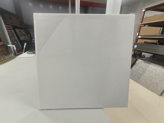 Aluminium-Fassaden-Wandfurnier-Dekortor Langlebig und korrosionsbeständig Aluminiumfurnier perfekt für moderne Strukturen